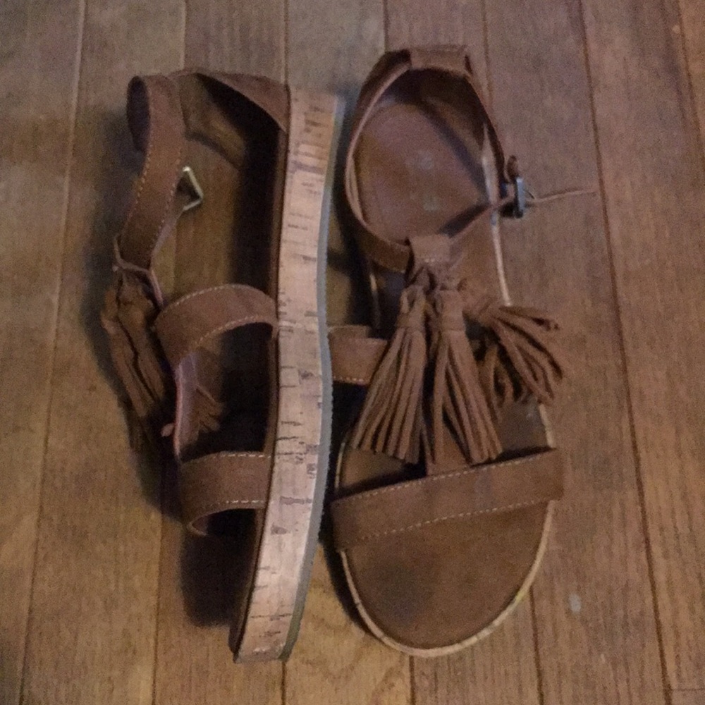 Barely worn target sandals